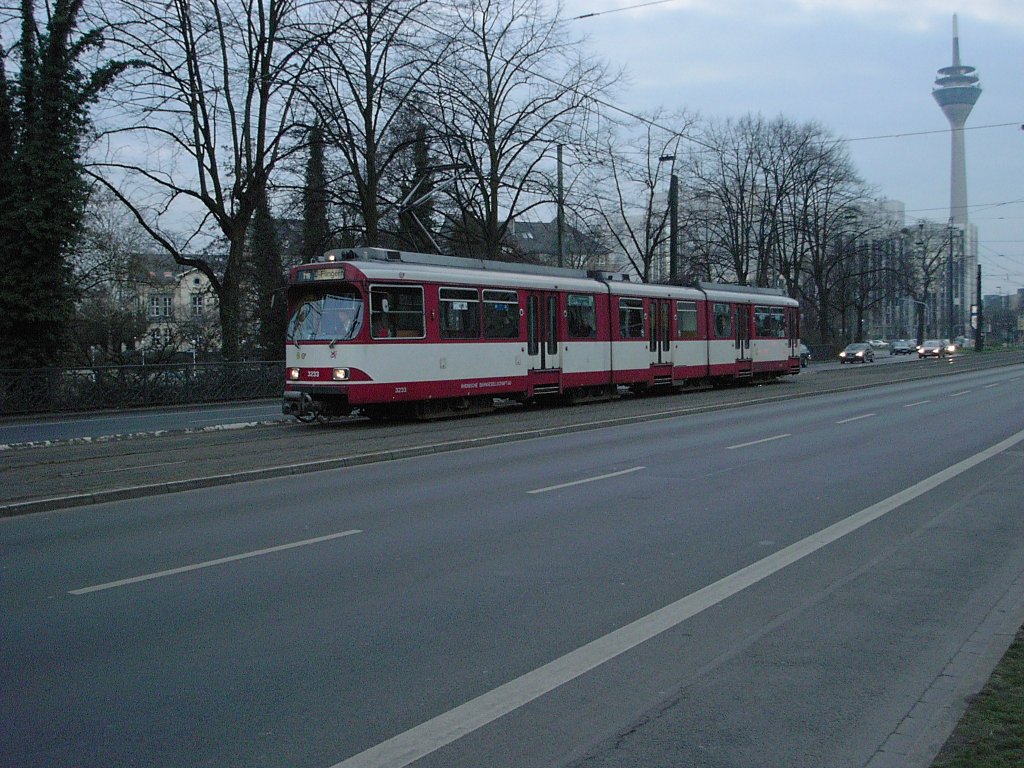 Ein DWAG-GT8SU der Rheinbahn ist am 04.03.2004 auf der Haroldstrae in Dsseldorf unterwegs.