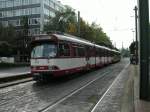 Eine Doppeltraktion aus DWAG-GT8SU der Dsseldorfer Rheinbahn ist am 30.09.2004 am Hauptbahnhof in Neuss unterwegs.