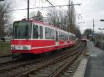 ruhrgebiet/110341/der-remydamm-in-dortmund-mit-einer Der Remydamm in Dortmund mit einer Begegnung von zwei Stadtbahnwagen B am 26.01.2004.
