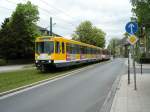 Eine Doppeltraktion aus Stadtbahnwagen B nhert sich 08.05.2004 der sdlichen Endhaltestelle der U17 in Essen-Margarethenhhe.